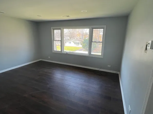 2021 Grove Ave APT 2, North Chicago, IL 60064