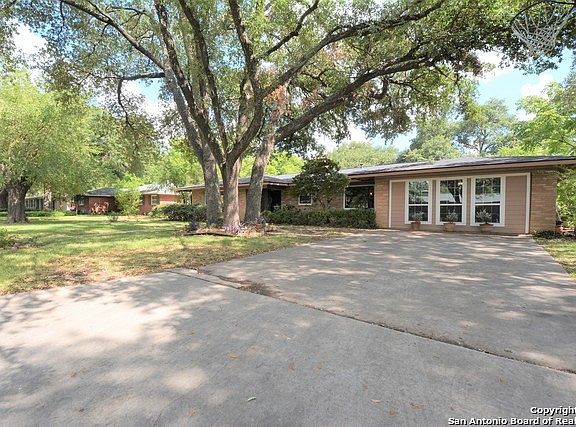 3rd image of 422 Northridge Dr