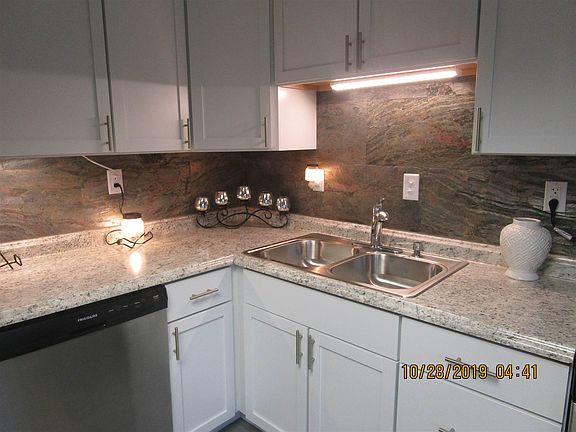 4th image of 2108 Heatherfield Dr