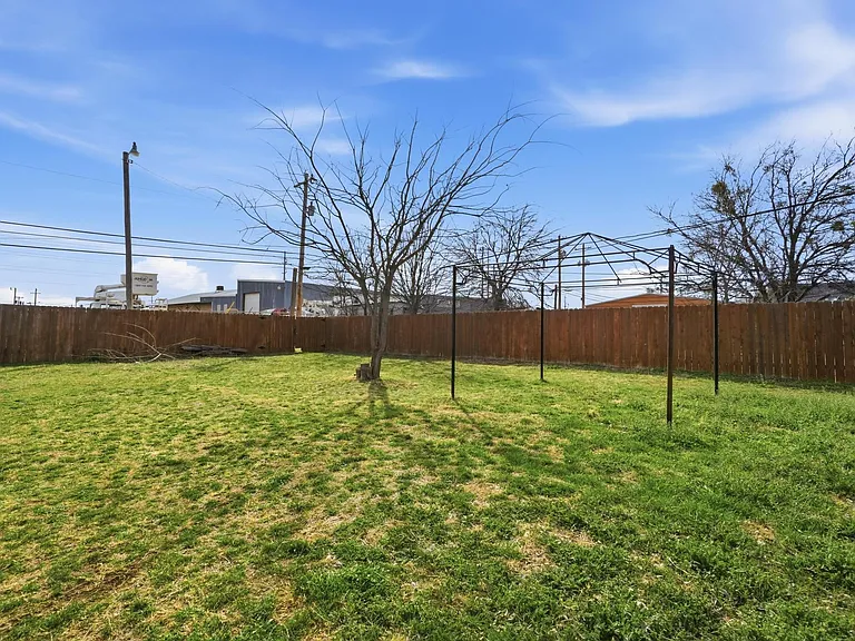 1741 Pasadena Dr — Photo 29