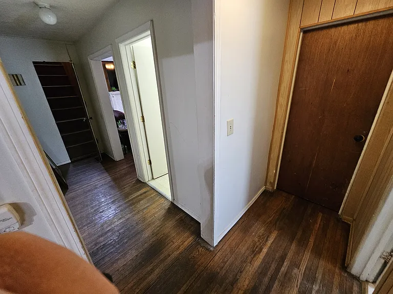 318 E Smith Ave — Photo 6