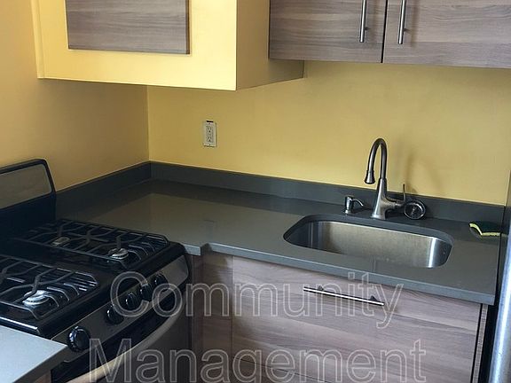 3rd image of 5418 Magazine St APT 5