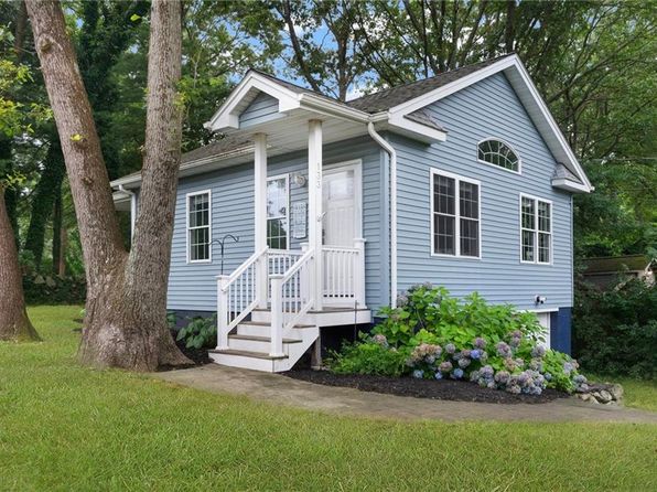 Discover Your Dream Beach Cottage for Sale in Rhode Island