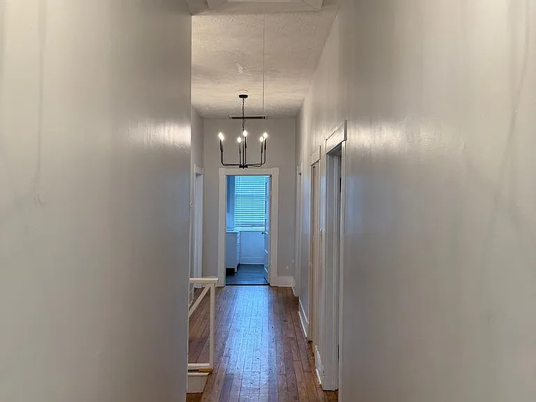 1115 E 32nd St — Photo 3