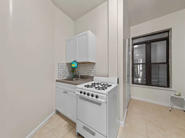 1777 Madison Avenue image 11 of 17