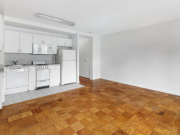 5th image of 1470 1st Ave APT 7G