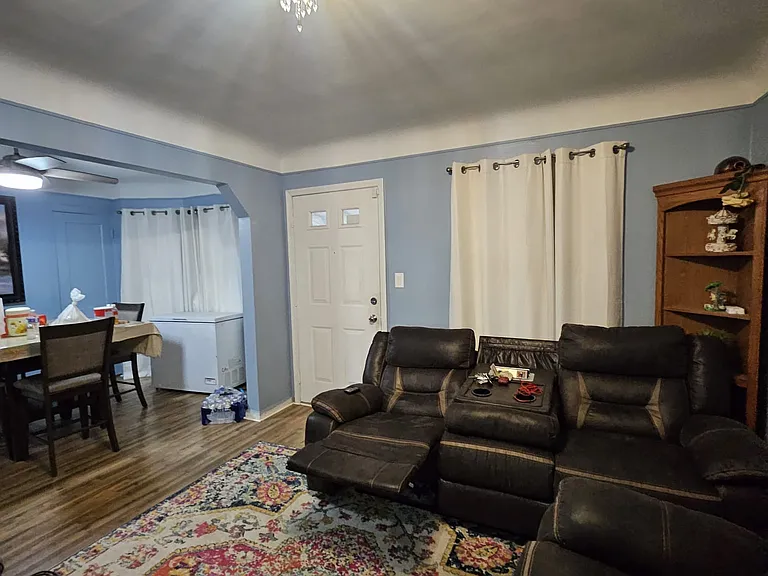 20984 Dexter Blvd — Photo 4