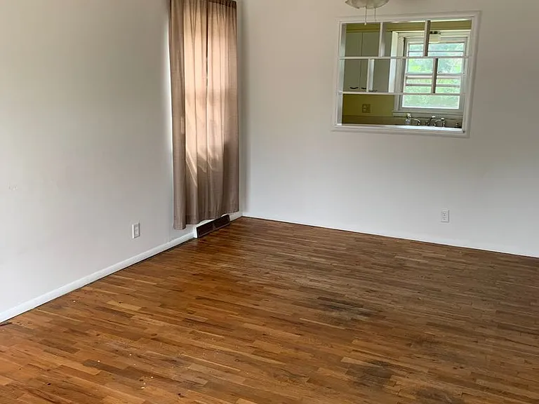 2303 Walnut Dr — Photo 4