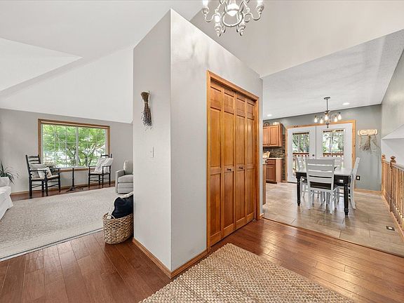 3rd image of 5807 N Northwood Dr
