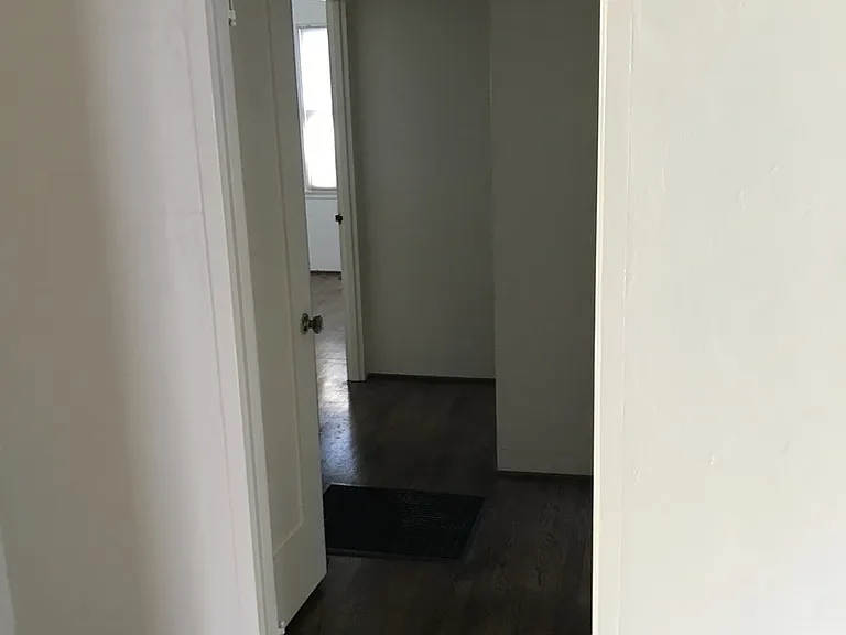 407 Montgomery St — Photo 5