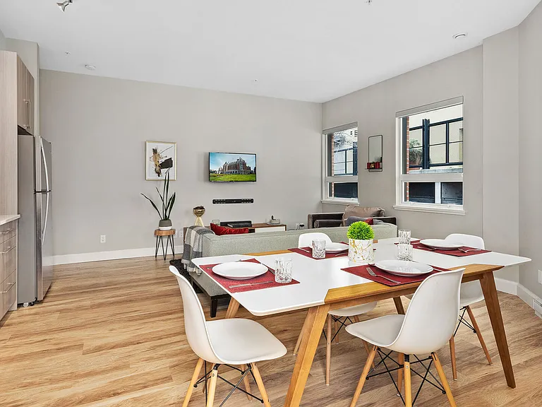 595 Pandora Ave #101 — Photo 6