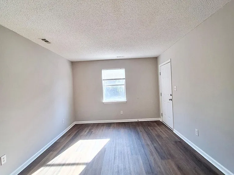 3002 Caldwell Ct #8 — Photo 2