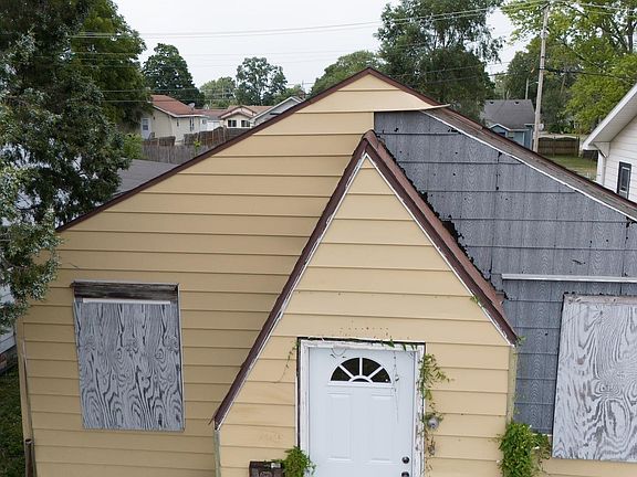 4th image of 1904 W Memorial Dr