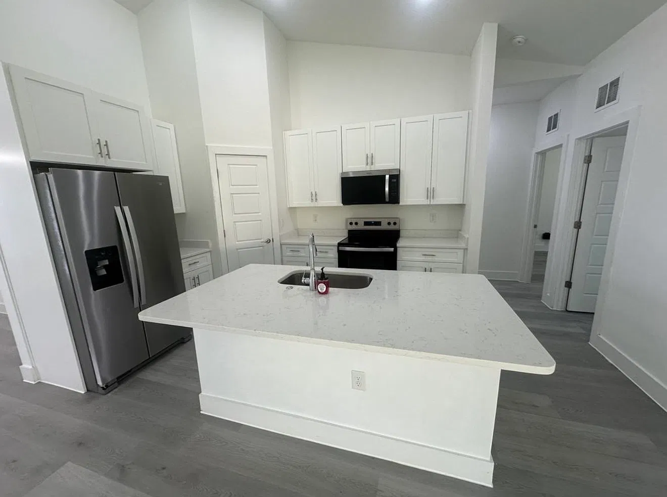 4 bed, 1641 sqft, $2,000 — Photo 4