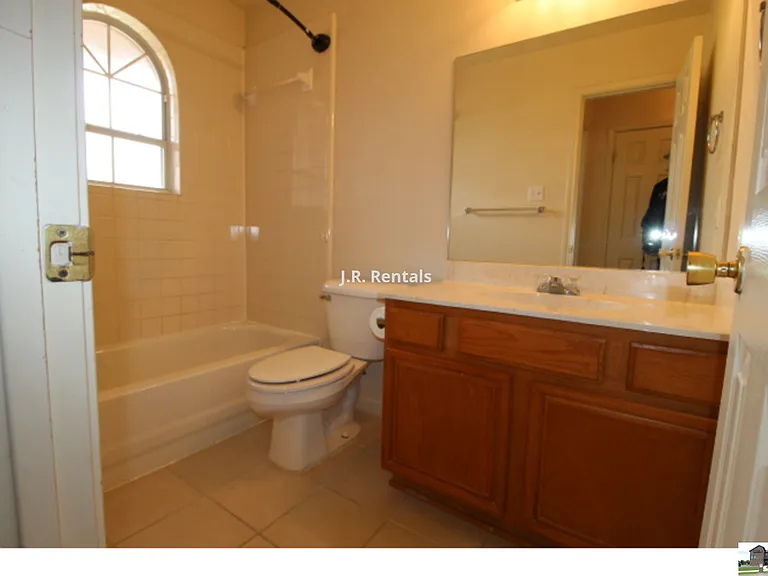 5211 James Loop — Photo 19