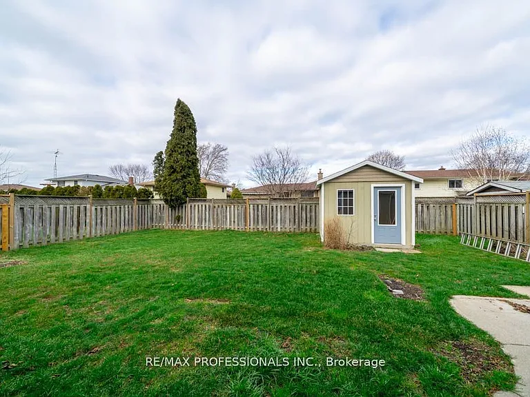13 Baraniuk St #UPPER — Photo 15