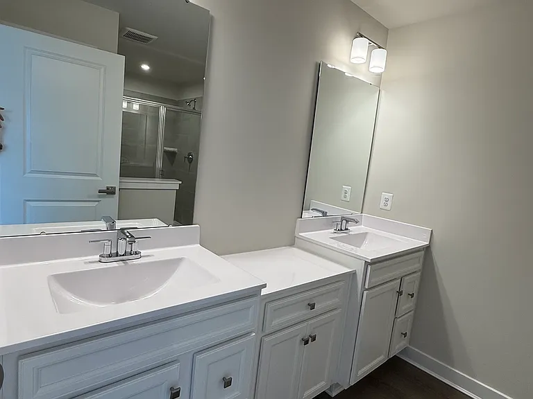 238 E Main St — Photo 8