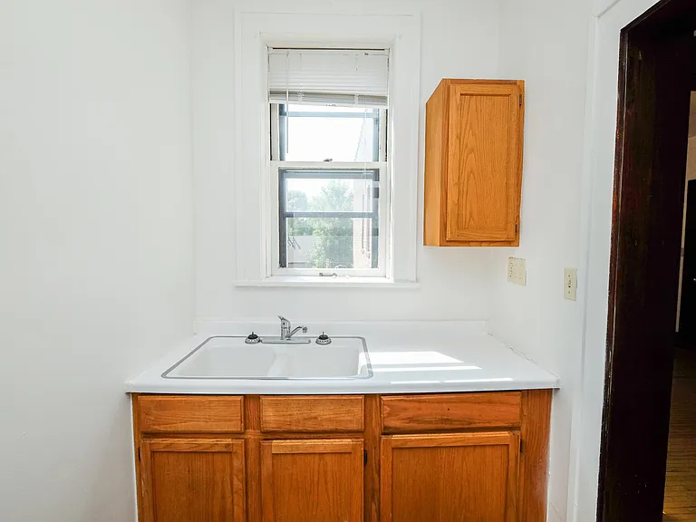 Dayton Apartments — Photo 27