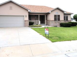 2426 Queen Dr, Sidney, NE 69162