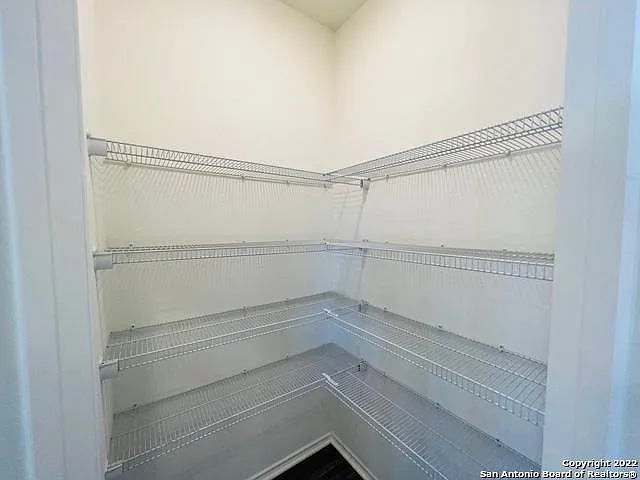 8907 Colony Mdw — Photo 10