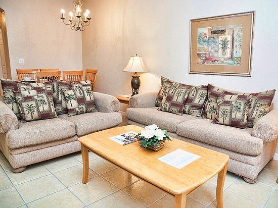 RO3T2719IL-living-area