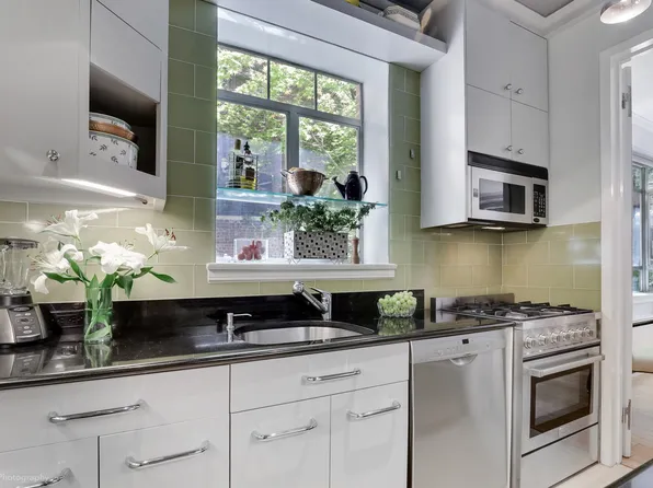 440 East 56th Street image 5 of 13