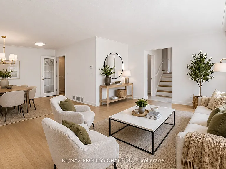 25 Carsbrooke Rd — Photo 4