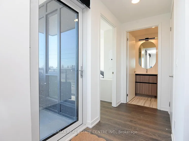 7950 Bathurst St #416 — Photo 33