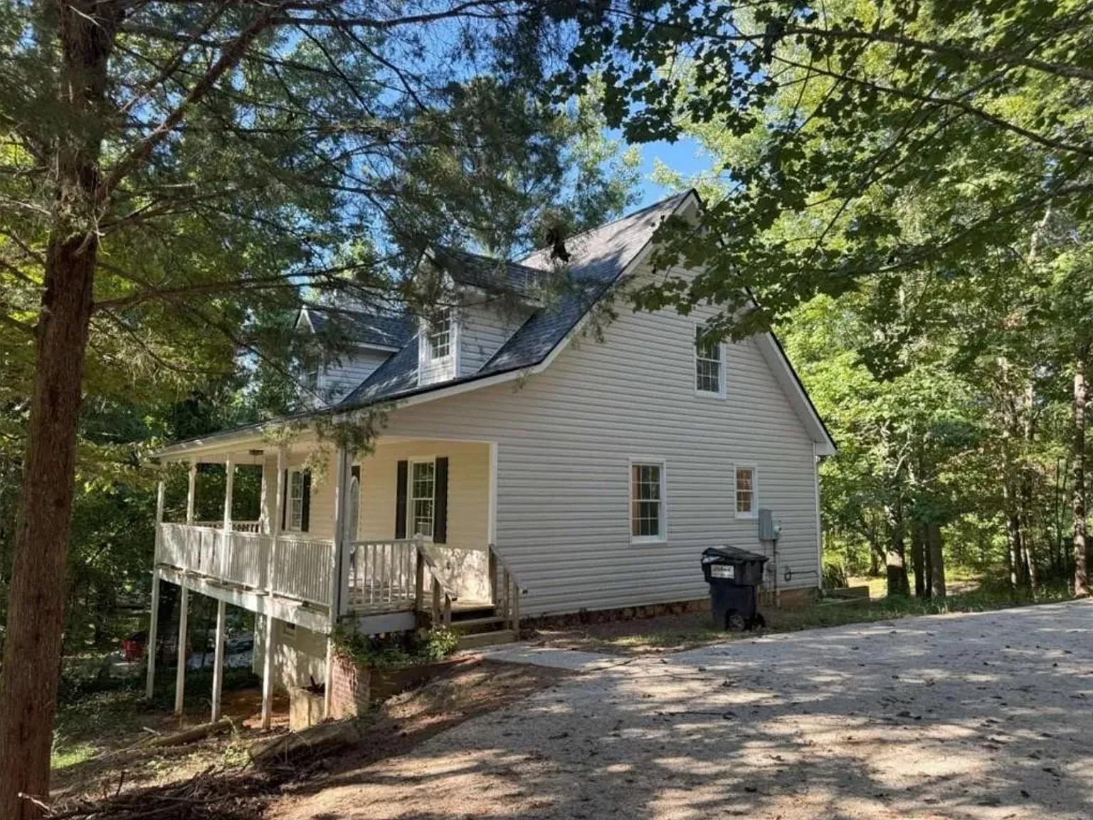 3 bed, 2.5 bath, 1904 sqft, $2,499 — Photo 1