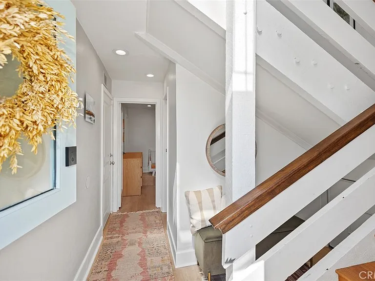 31888 Hillside Ln — Photo 3
