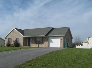 10025 Jasper Dr, Greencastle, PA 17225