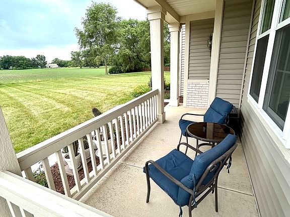 3rd image of 16422 Crescent Lake Ct