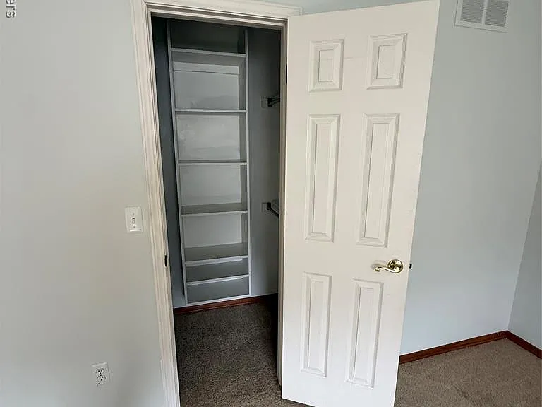 5164 Crowfoot Dr — Photo 30