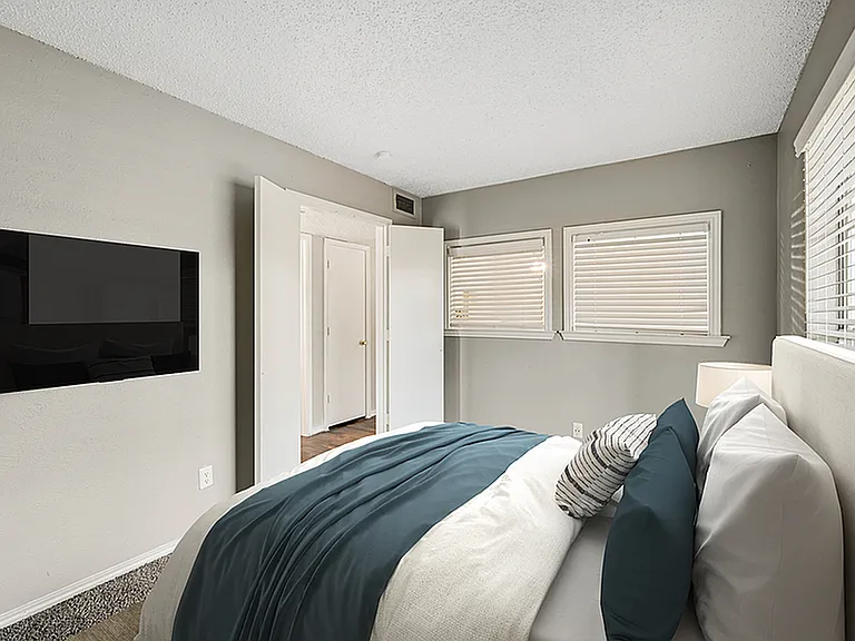 Westmoor Apartment Homes — Photo 37