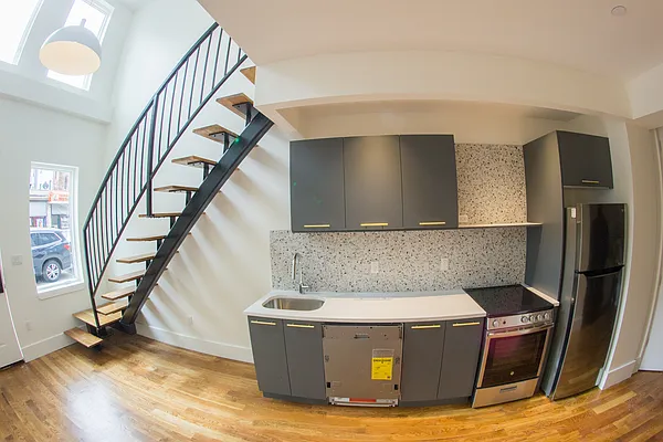 Rented by Cyberapts Management | media 4