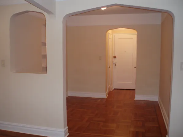 8100 Bay Pkwy, Brooklyn, NY 11214