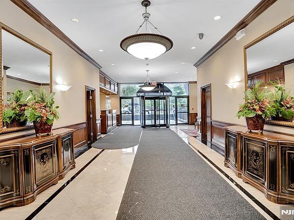 2nd image of 5 Horizon Rd APT 2909