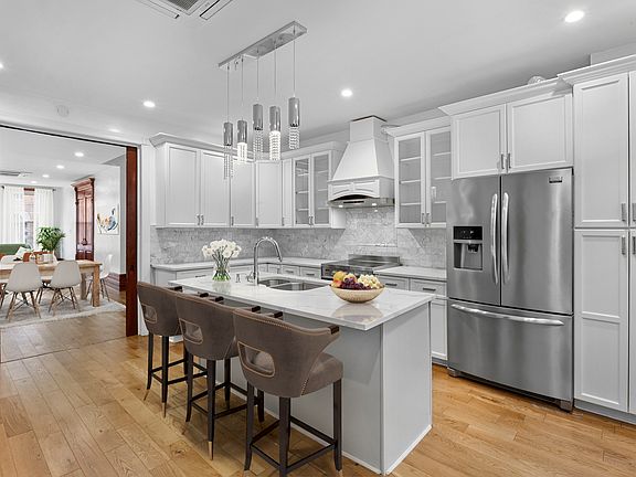 4th image of 189 Edgecombe Ave #1TOWNHOUSE