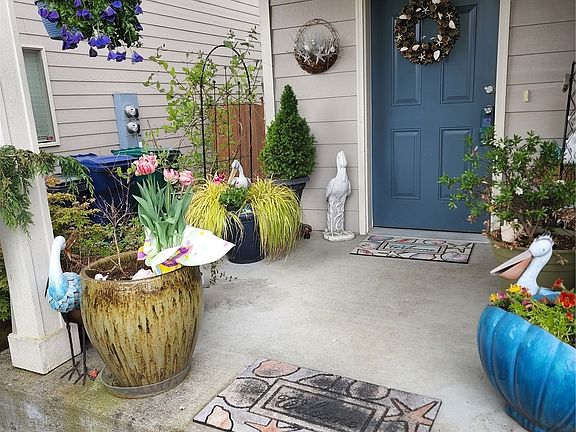 3rd image of 4156 82nd Ave NE