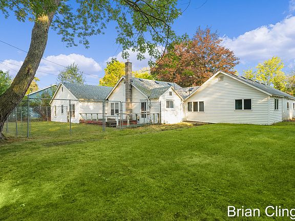 4th image of 3318 River Hill Dr NW