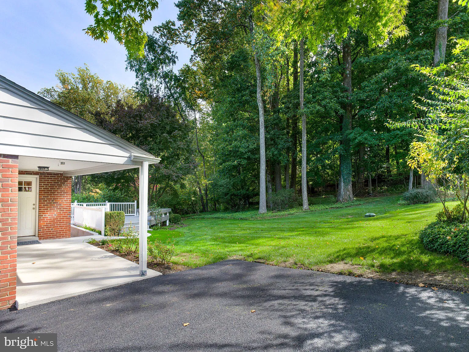 3 bed, 3.5 bath, 1840 sqft, $5,000 — Photo 4