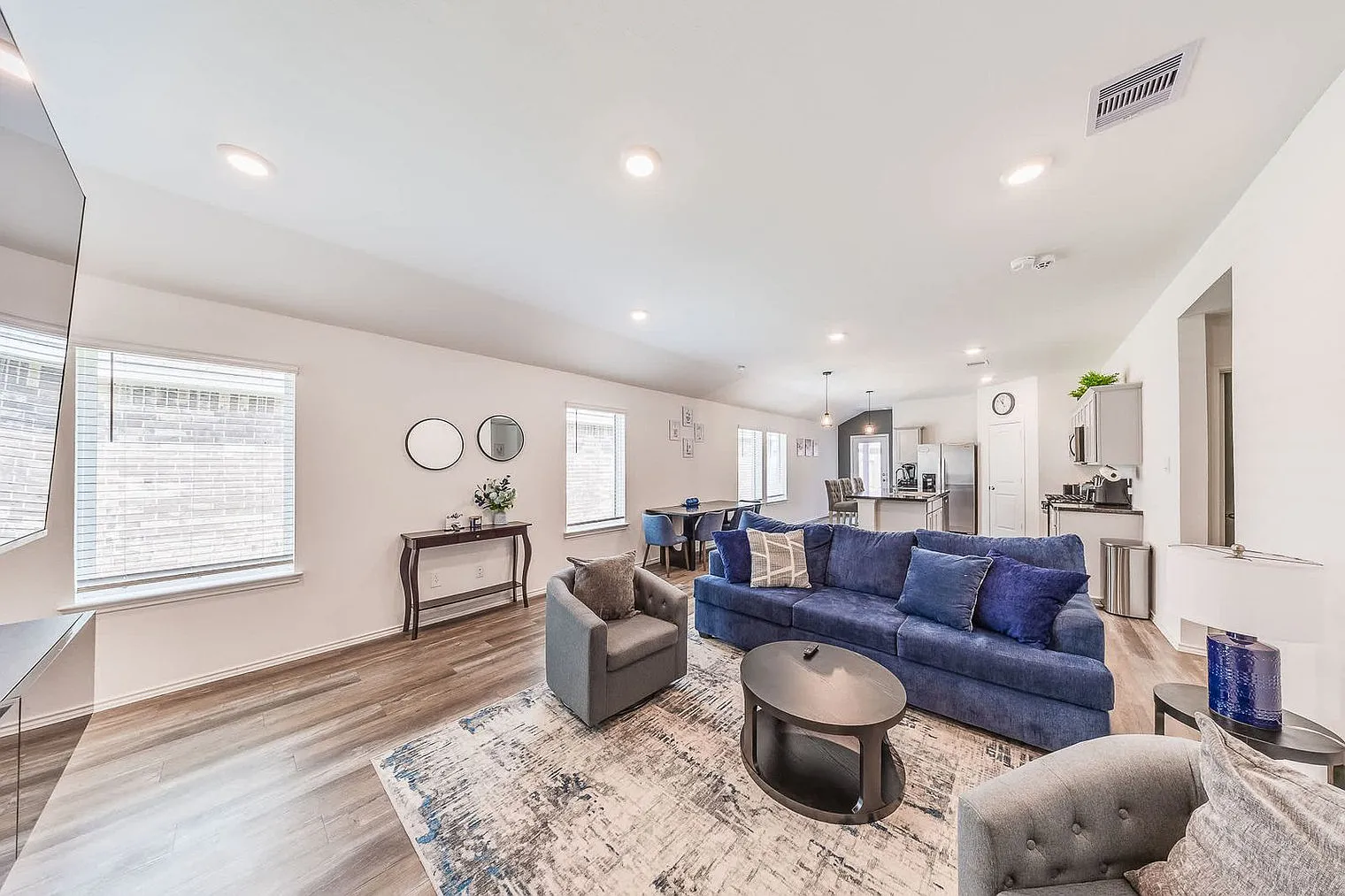 3 bed, 2.0 bath, $3,238 — Photo 1