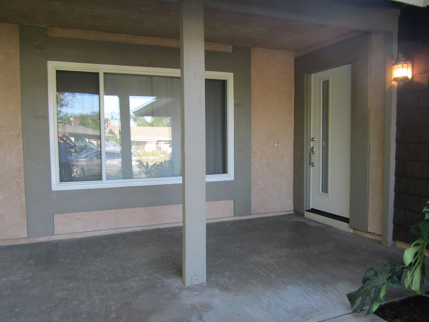 Spacious Single Story Like New — Photo 3