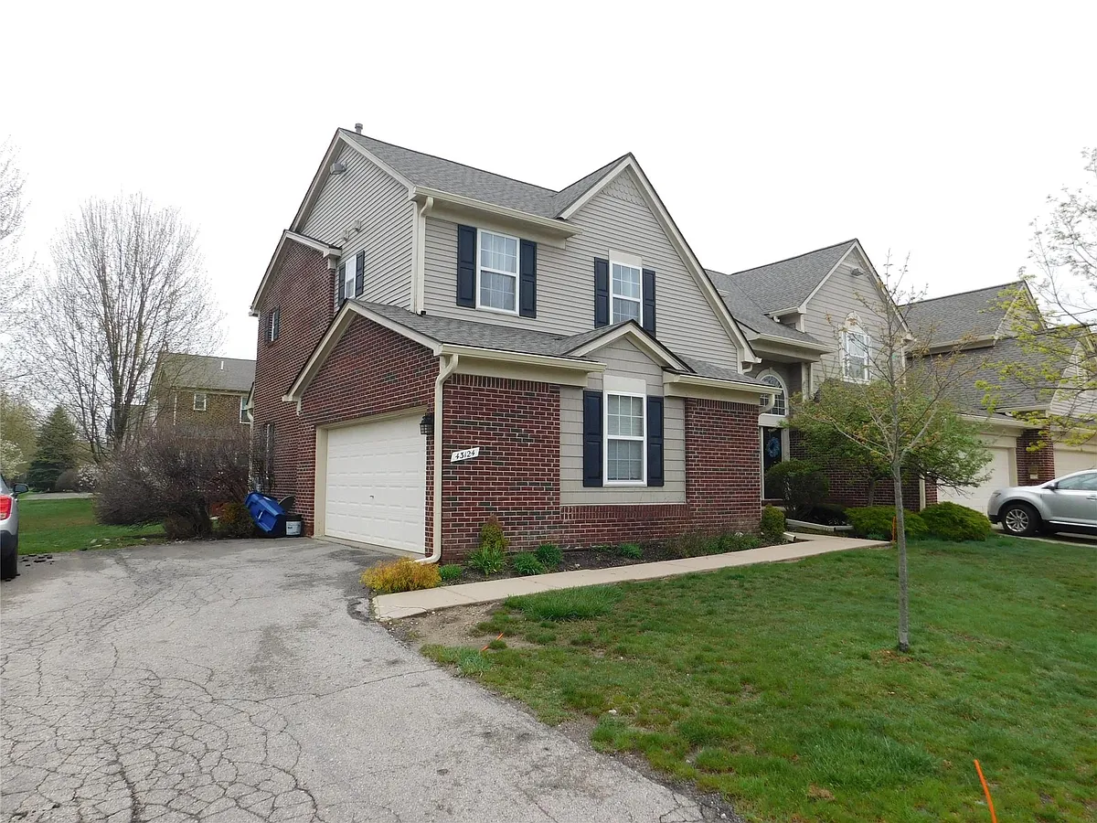 Building Photo - 43124 Providence Ln