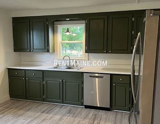 4th image of 33 Violette Ave