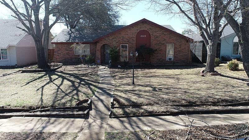 1st image of 2922 Ivanridge Ln