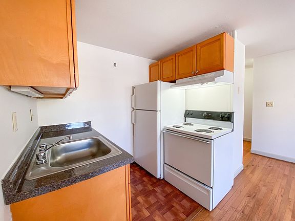 4th image of 180 Bond St APT B6