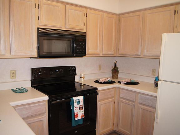 2nd image of 750 E Northern Ave Unit 1122