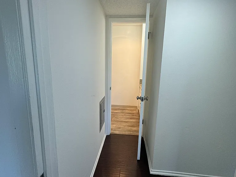 The Westwood Park Apartments — Photo 22