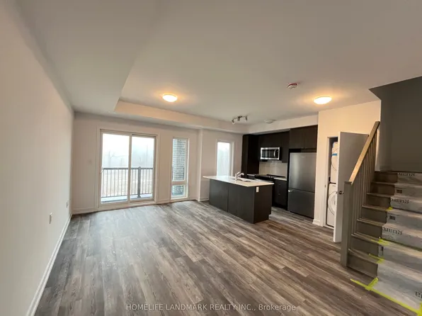 3 Bancroft Ln #206, Richmond Hill, ON L4E 1M1